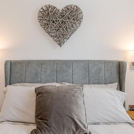 Pass The Keys 1 Bed Albury Contemporary Apartment With Secure Parking Shrewsbury Zewnętrze zdjęcie